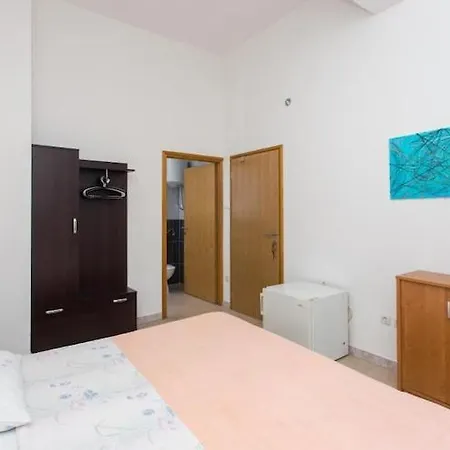 2 Bedroom With Sea View * Trstenik