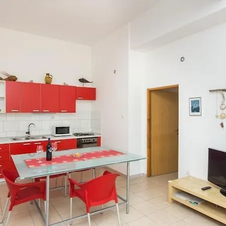 2 Bedroom With Sea View Trstenik