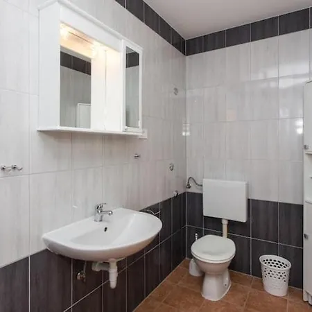 Apartman 2 Bedroom With Sea View Trstenik