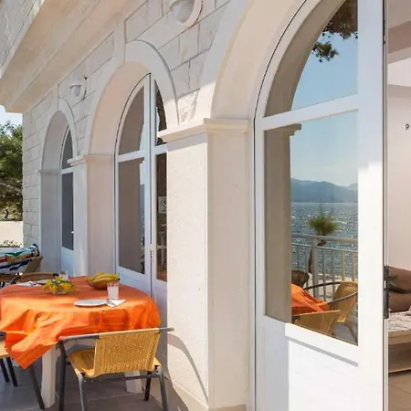 2 Bedroom With Sea View Apartman Trstenik