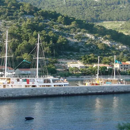2 Bedroom With Sea View * Trstenik