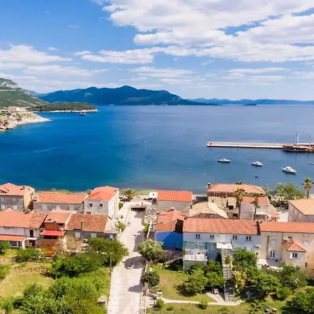 2 Bedroom With Sea View Apartman *