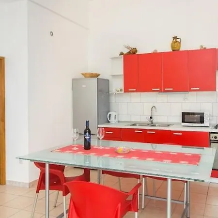 2 Bedroom With Sea View * Trstenik (Dubrovnik-Neretva)